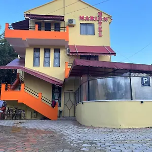 Otel Marion, Tiran