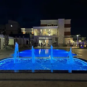Resort Colis, Tiran