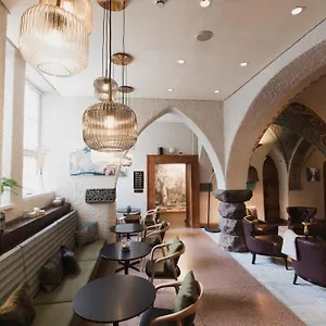 Jugend Otel